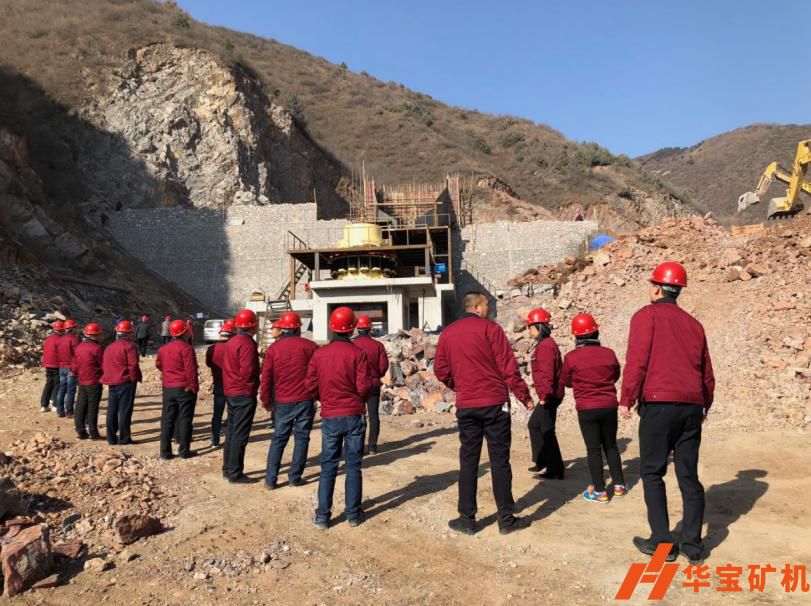 陜西寶雞市順通達(dá)礦業(yè)時(shí)產(chǎn)1000噸破碎機(jī) 陜西寶雞市順通達(dá)礦業(yè)時(shí)產(chǎn)1000噸破碎機(jī)