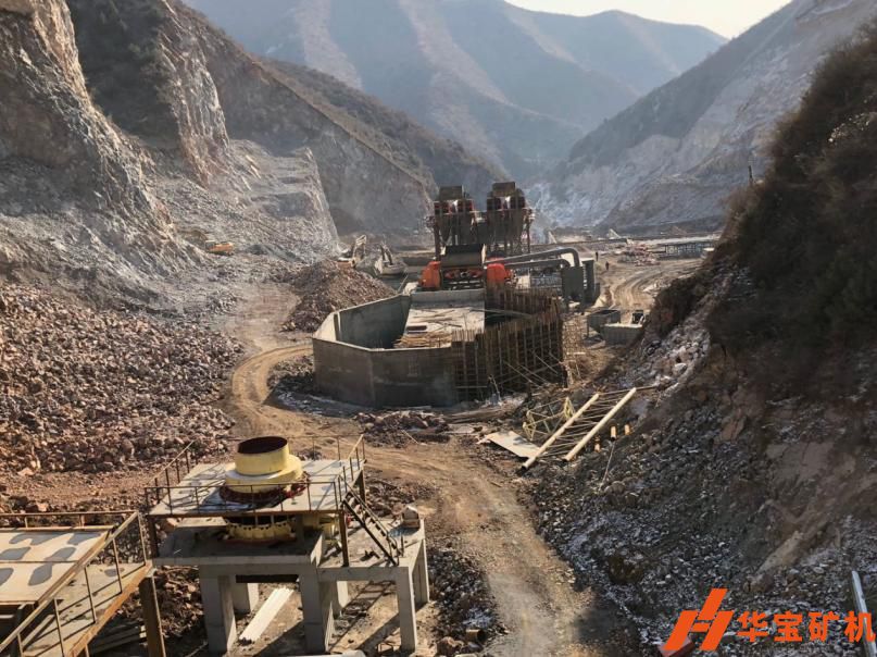 陜西寶雞市順通達(dá)礦業(yè)時(shí)產(chǎn)1000噸破碎機(jī) 陜西寶雞市順通達(dá)礦業(yè)時(shí)產(chǎn)1000噸破碎機(jī)