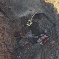 一尾礦干堆場坍塌 5人被埋！當?shù)亟M織上百人展開救援